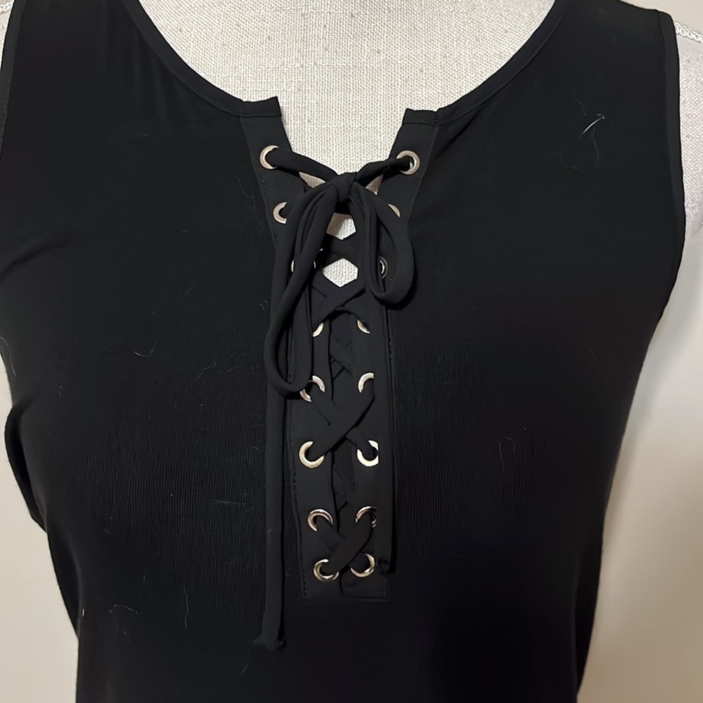 White House Black market black sleeveless top . Sz M - Picture 2 of 6